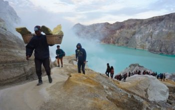 What Exactly Causes the Blue Fire at Ijen Crater?