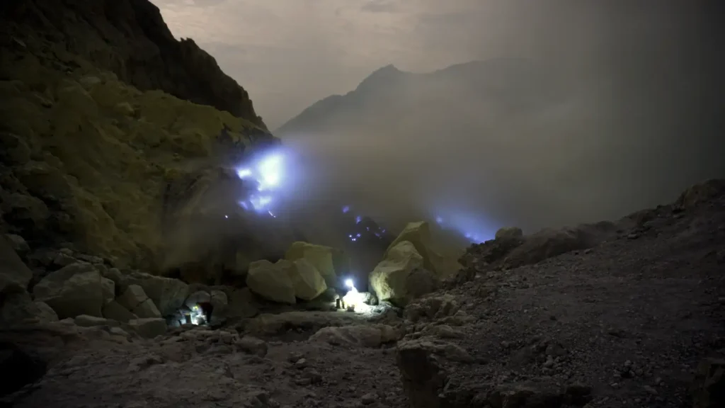 Ijen Crater Opening Hours